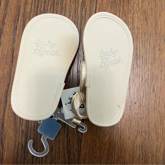 Baby B’Gosh Summer Sandals - Picture 3 of 3